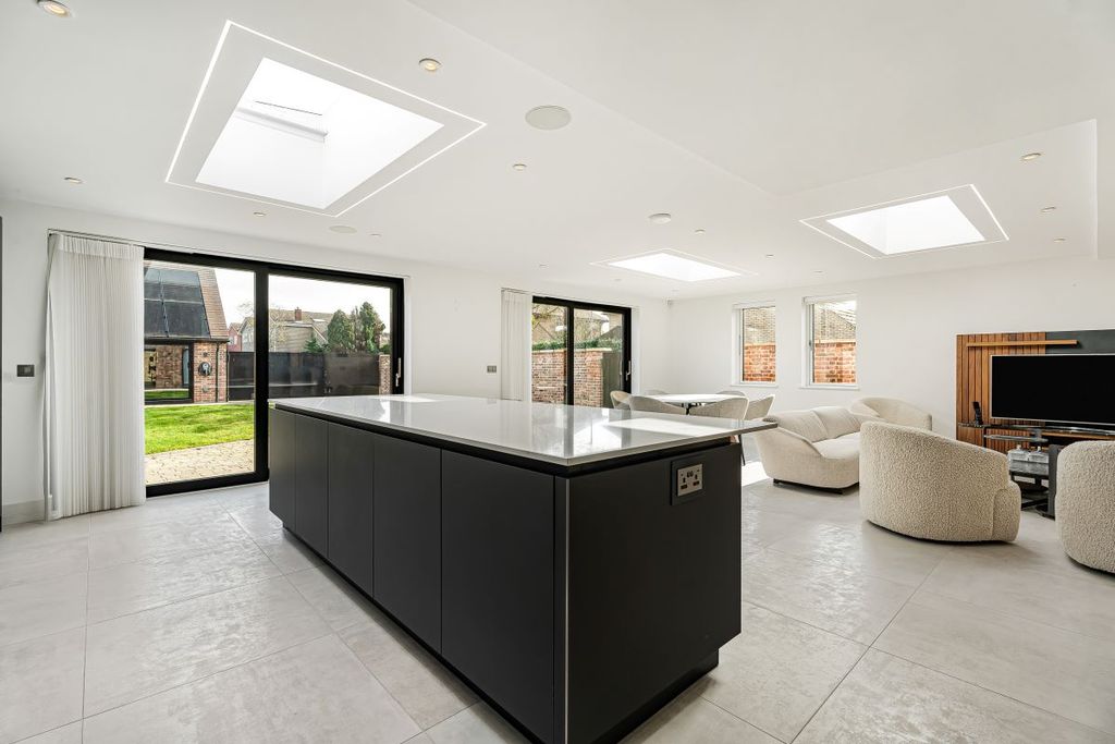 Additional image 6 of 5 bed detached house for sale137 Kimbolton Road, Bedford, Bedfordshire MK41