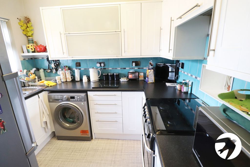 Additional image 3 of 2 bed flat for saleAlbert Road, Belvedere DA17
