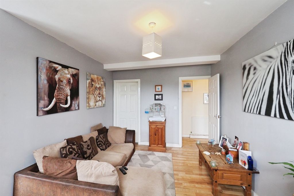 Additional image 4 of 2 bed flat for saleGregorys Way, Belper DE56