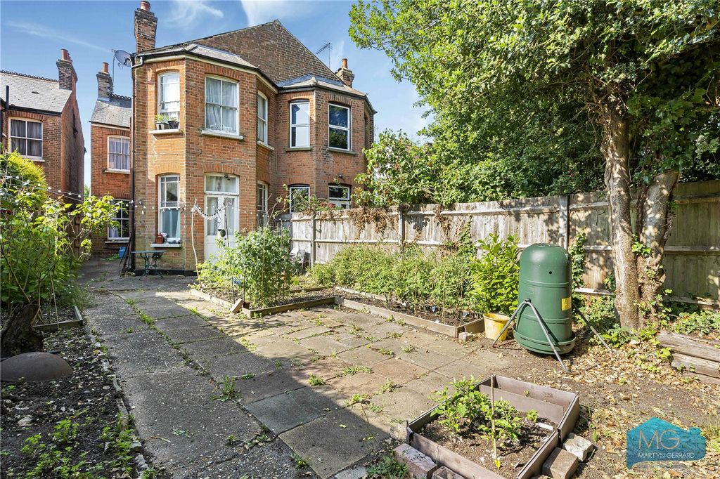Additional image 29 of 4 bed semi-detached house for saleWood Street, Barnet EN5