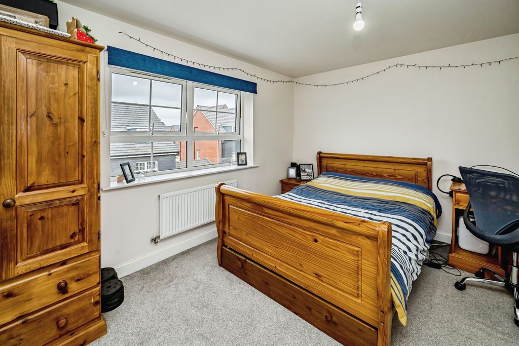 Additional image 12 of 4 bed town house for saleGrand Junction, Aylesbury HP22