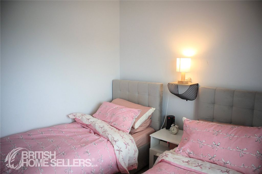 Additional image 10 of 2 bed flat for saleFlagstaff Road, Reading, Berkshire RG2