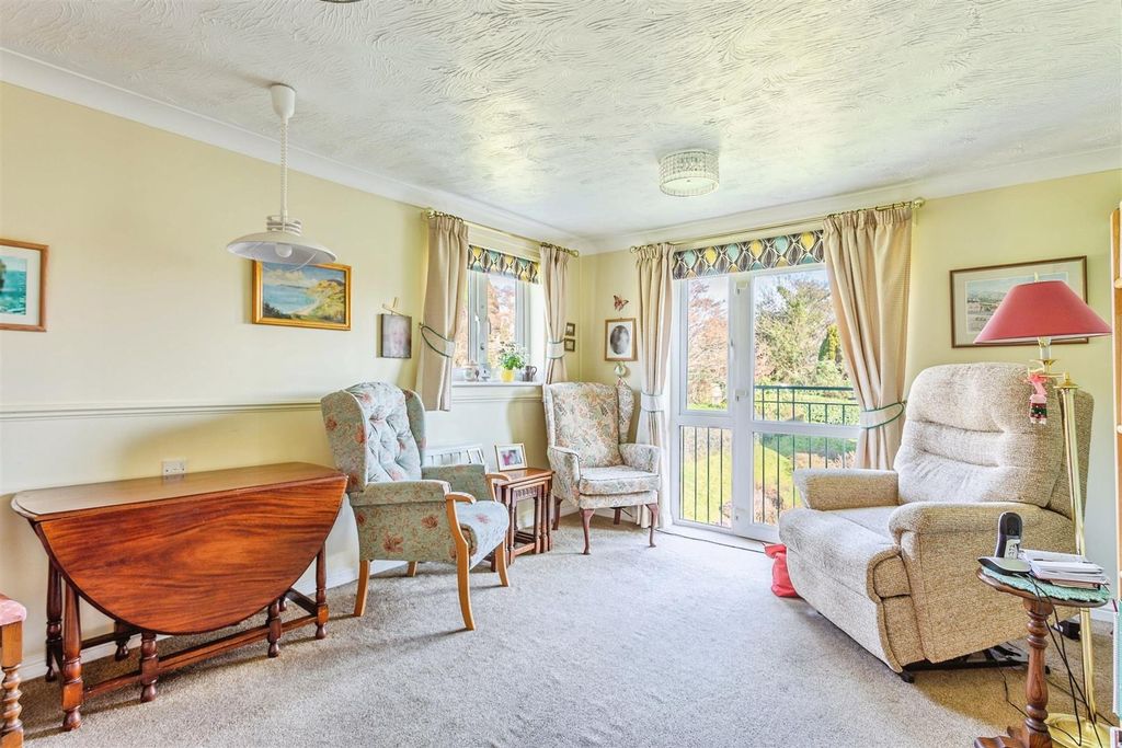Additional image 2 of 2 bed flat for salePeelers Court, St Andrews Road, Bridport DT6