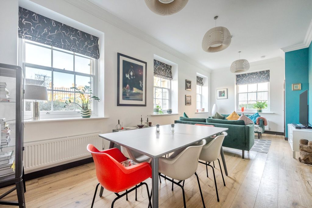 Additional image 4 of 3 bed flat for saleMccarthy Crescent, Wellesley, Aldershot GU11
