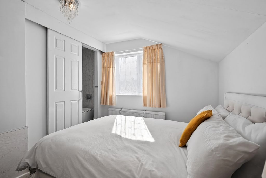 Additional image 16 of 4 bed detached house for saleBeech Avenue, Biggleswade SG18