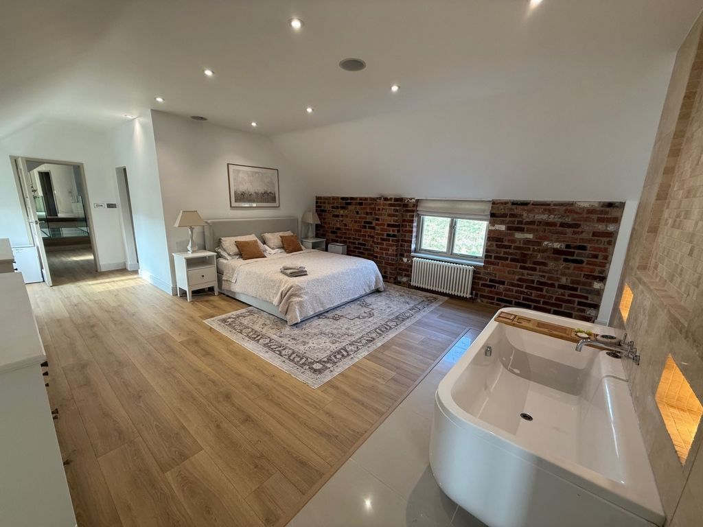 Additional image 6 of 4 bed barn conversion for saleHigh Street, Castle Donington DE74