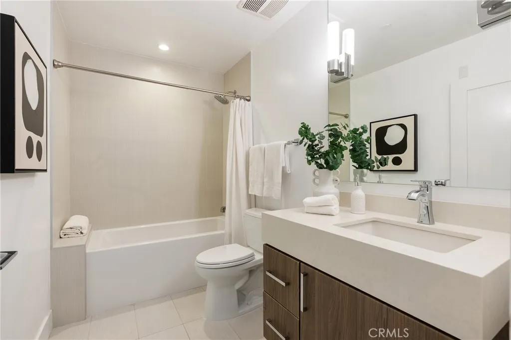 Additional image 56 of 3715 San Marino Street Unit 105, Los Angeles, CA 90019