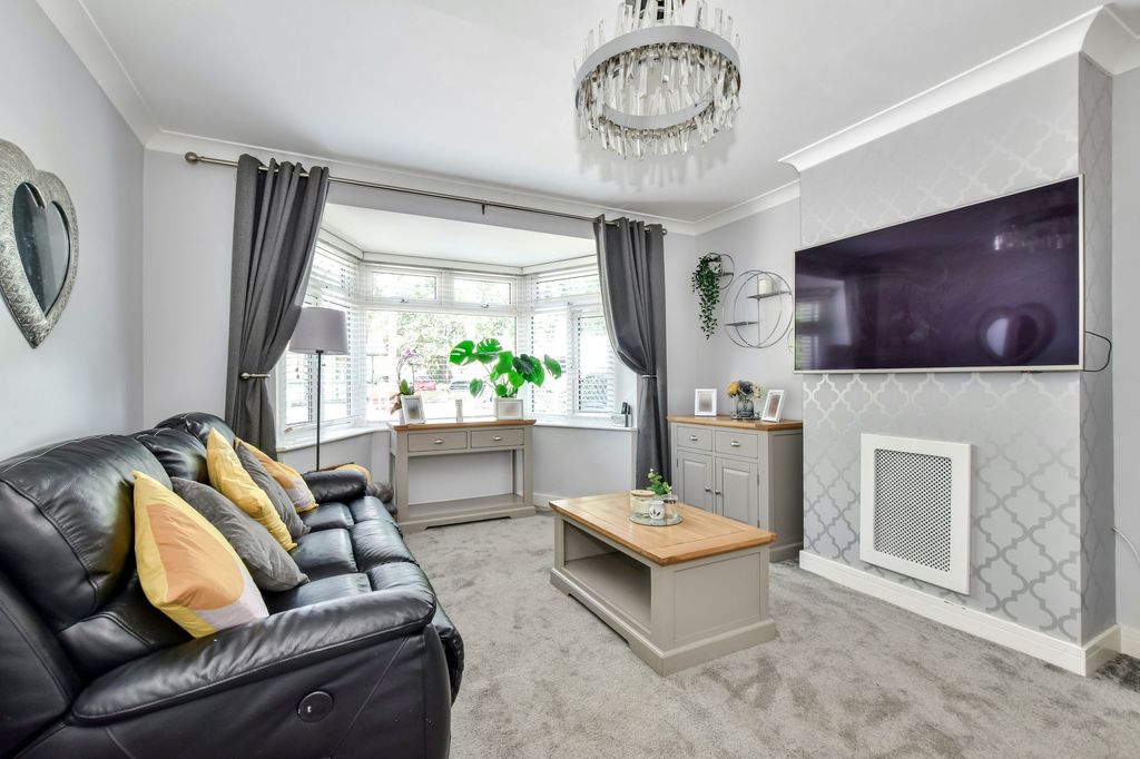 Additional image 6 of 4 bed semi-detached house for saleHazelwood Lane, Abbots Langley WD5