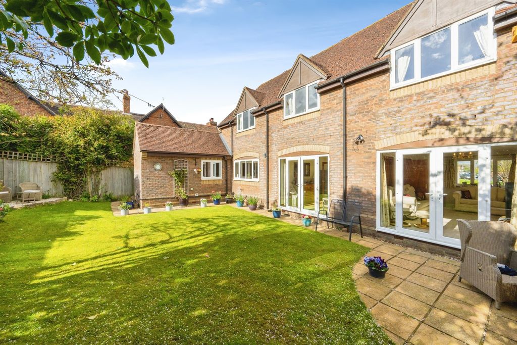 Additional image 30 of 4 bed detached house for saleSchool Lane, Weston Turville, Aylesbury HP22