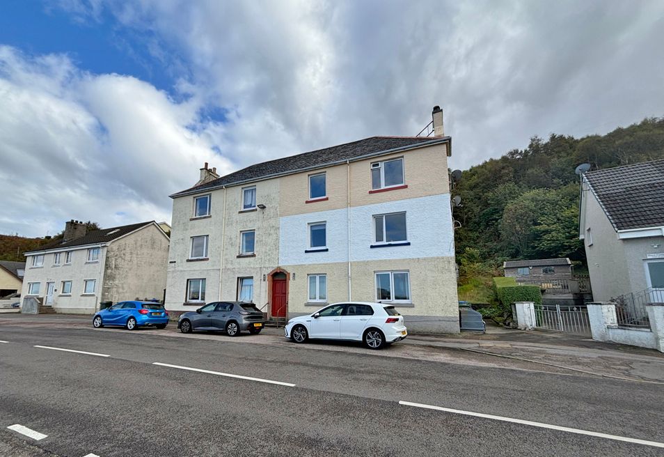 2 bed flat for saleEast Bay, Mallaig PH41