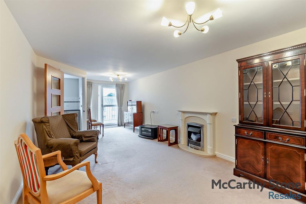 Additional image 4 of 2 bed flat for saleLady Susan Court, New Road, Basingstoke RG21