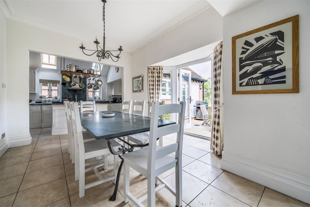 Additional image 8 of 6 bed detached house for salePemberley Avenue, Bedford MK40