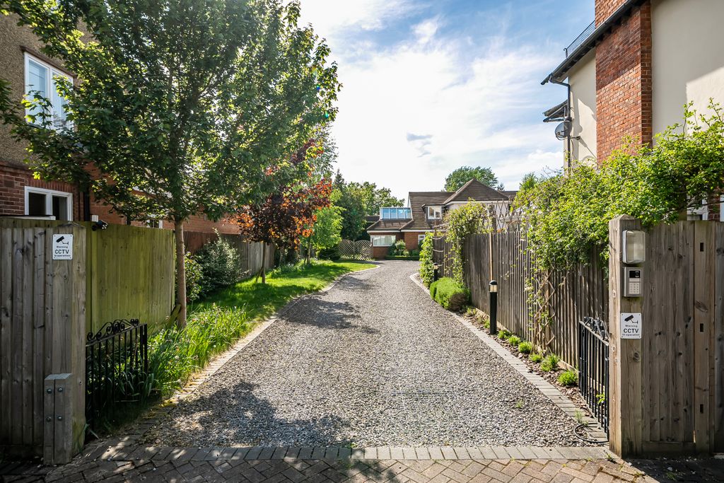 Additional image 36 of 4 bed detached house for saleNorthcourt Avenue, Reading RG2