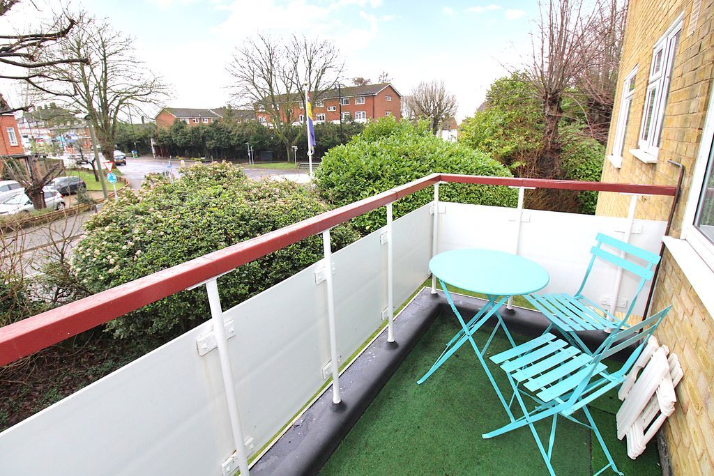 Additional image 4 of 2 bed flat for saleWoodmansterne Lane, Banstead SM7