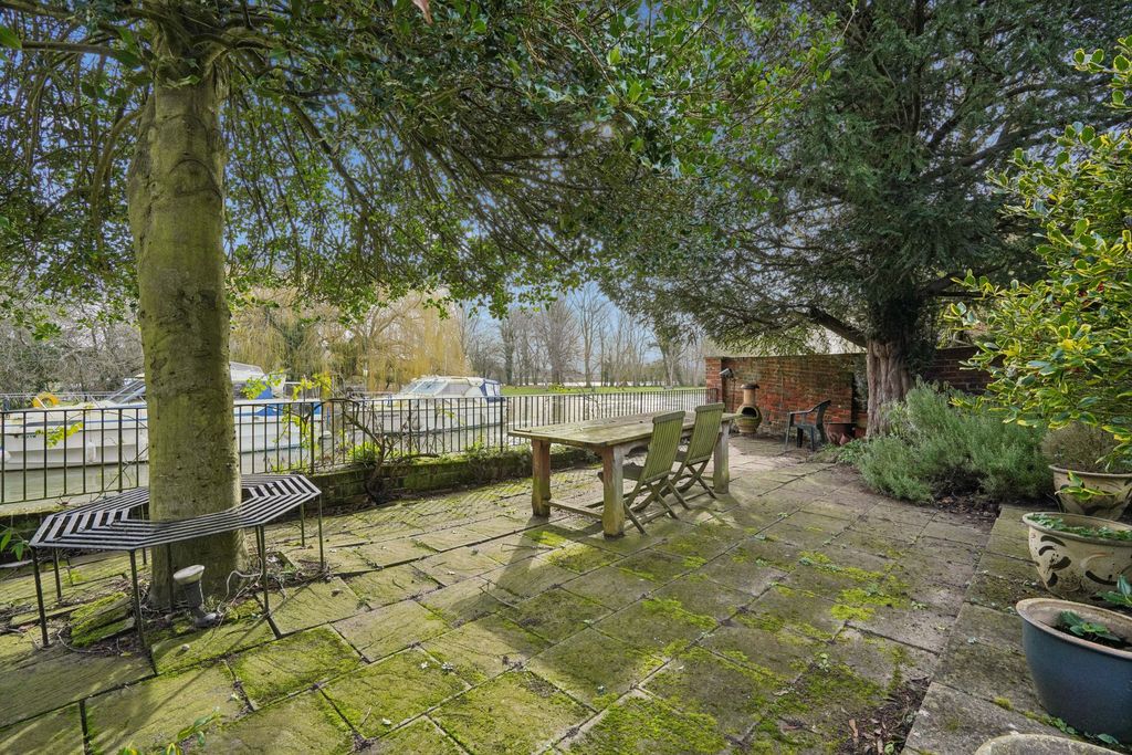 Additional image 18 of 5 bed terraced house for saleEast St. Helen Street, Abingdon OX14