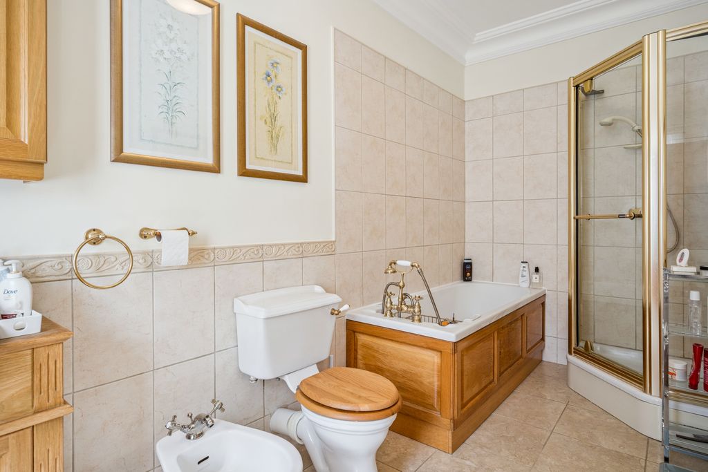 Additional image 8 of 4 bed detached house for saleGlenwood, White Lion Road, Amersham HP7