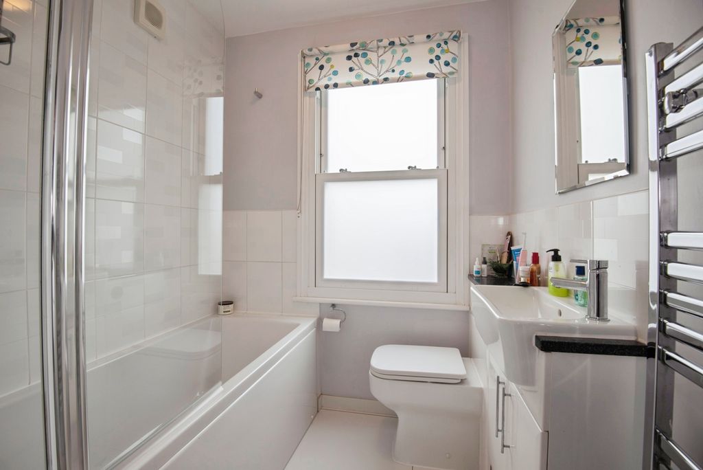 Additional image 17 of 4 bed semi-detached house for saleLondon Road, Biggleswade, Bedfordshire SG18