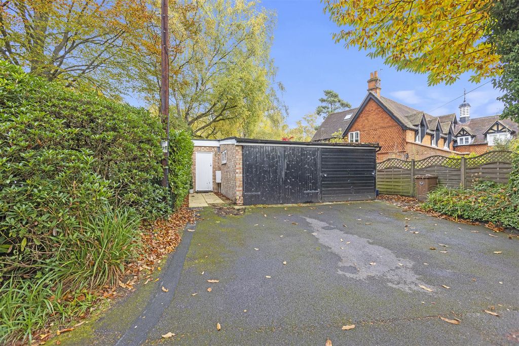 Additional image 14 of 3 bed flat for salePrince Albert Drive, Ascot SL5