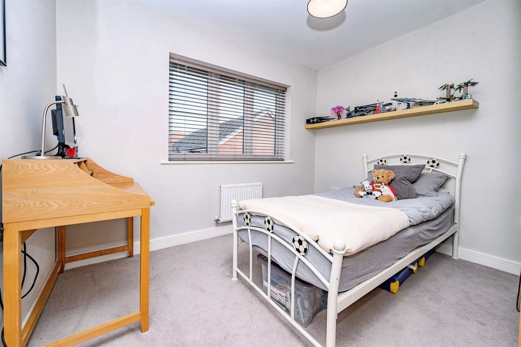 Additional image 4 of 4 bed semi-detached house for saleSouth Way, Abbots Langley WD5