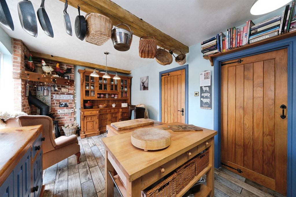 Additional image 6 of 3 bed barn conversion for saleBrooklet Farm, Castle Donington, Derby DE74