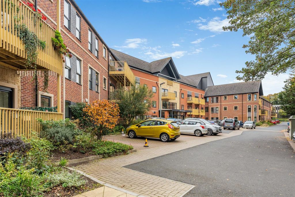 Additional image 12 of 2 bed flat for saleBath Road, Banbury OX16