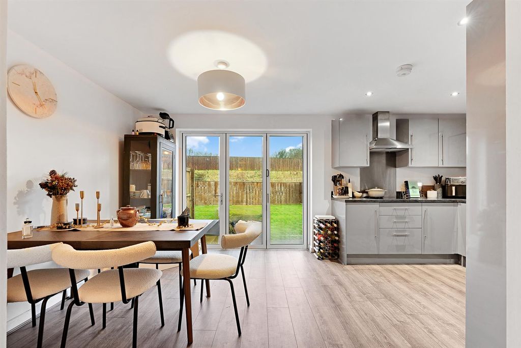 Additional image 2 of 3 bed semi-detached house for saleWoodyard Avenue, Chesterfield S41