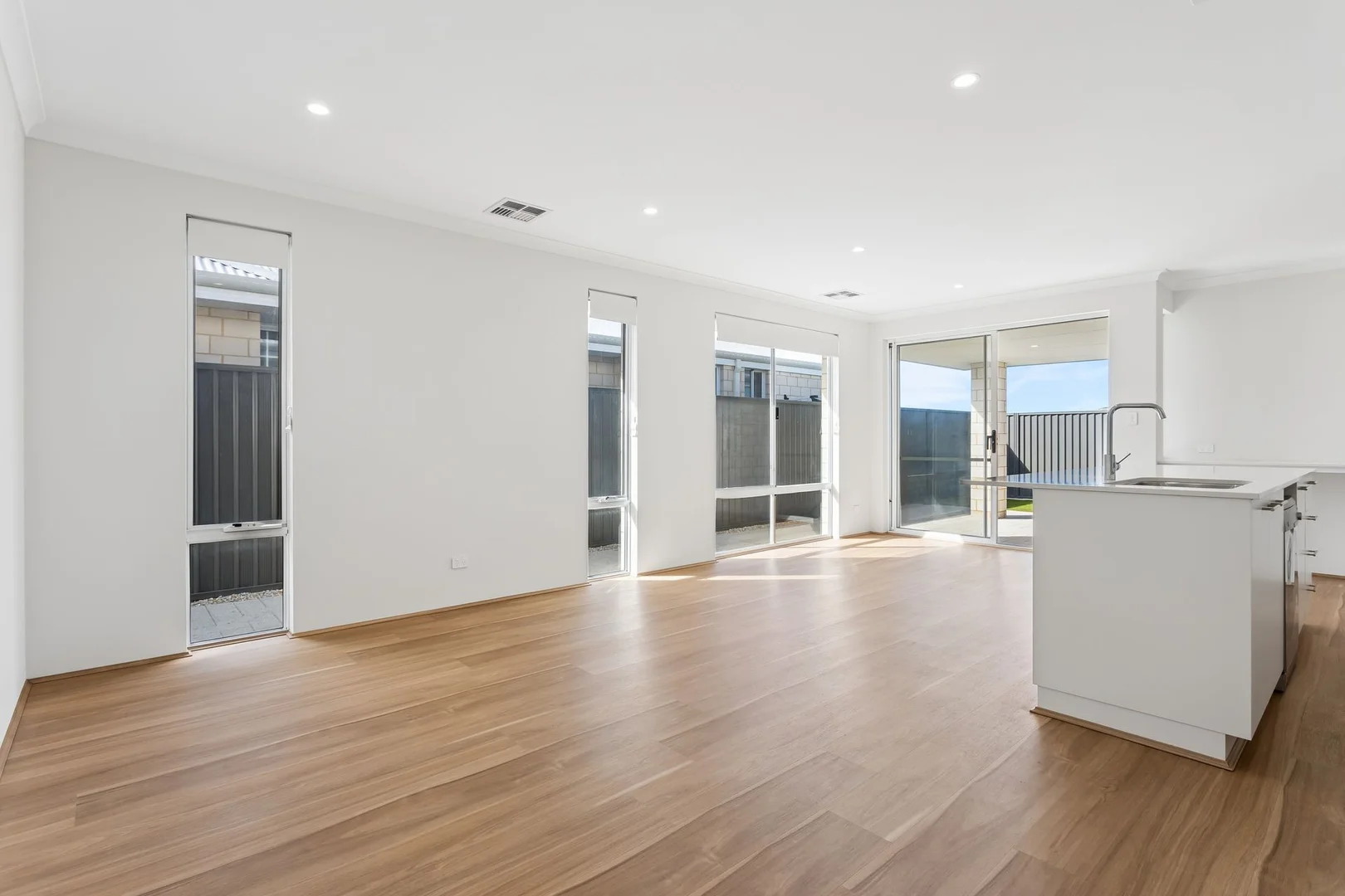 14 Junonia Wy, Jindalee WA 6036 photo 4