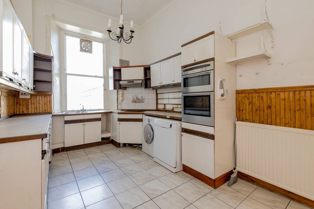 Additional image 7 of 3 bed flat for saleGeorge Street, Edinburgh EH2
