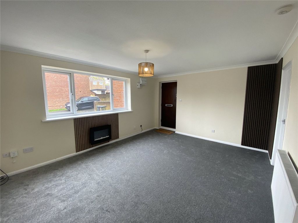 2 bed flat for saleOtter Way, Barnstaple, Devon EX32 photo 5