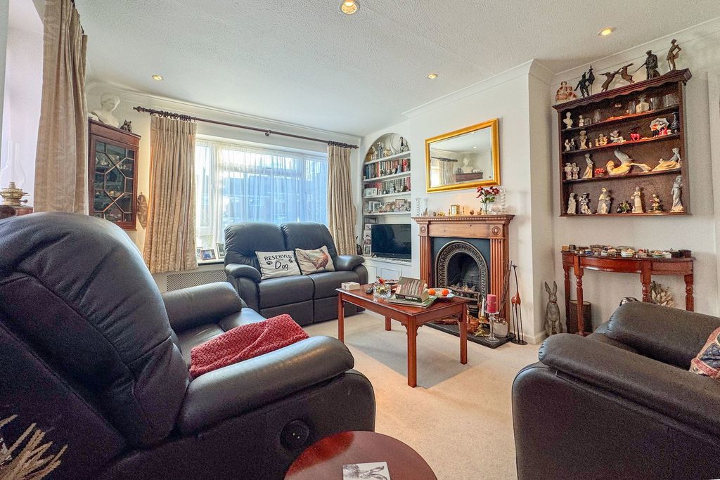 Additional image 2 of 3 bed detached house for saleBeech Road, Alresford SO24