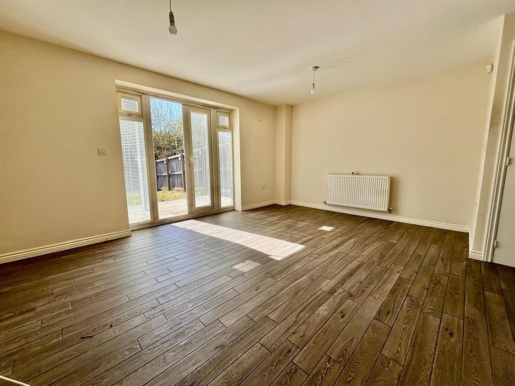 Additional image 3 of 3 bed property for saleUppingham Gardens, Leeds LS12