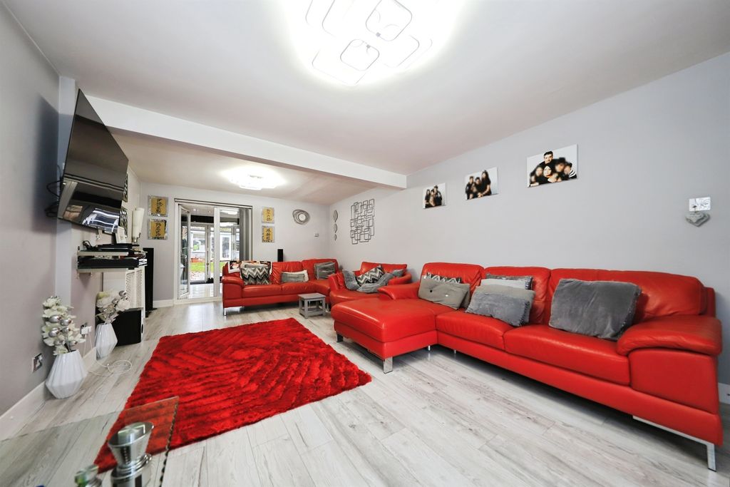 Additional image 4 of 5 bed detached house for saleConstantine Way, Bilston WV14