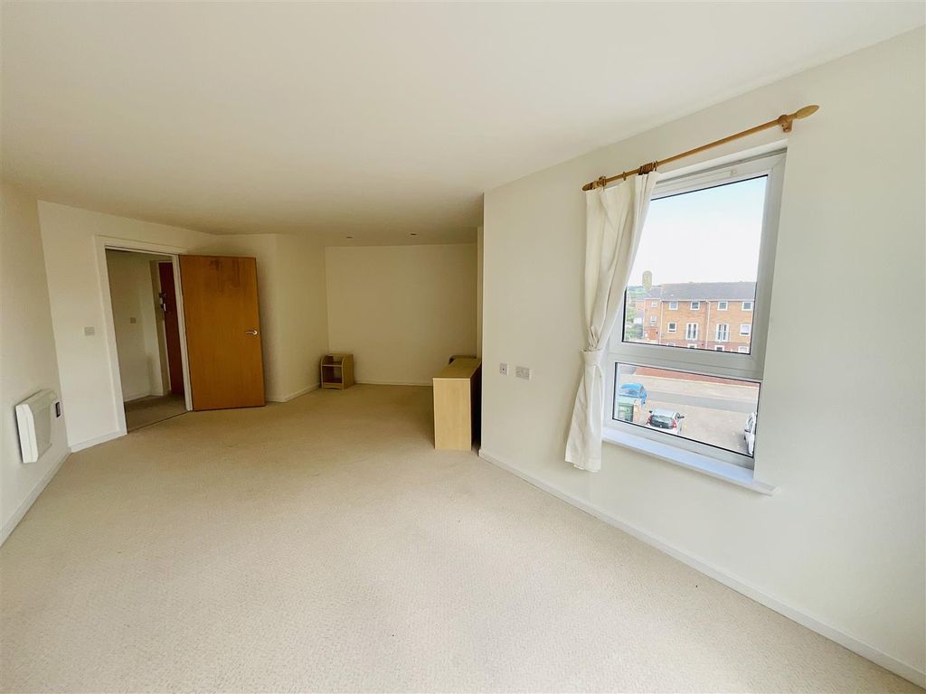 Additional image 10 of 2 bed flat for salePentre Doc Y Gogledd, Llanelli SA15