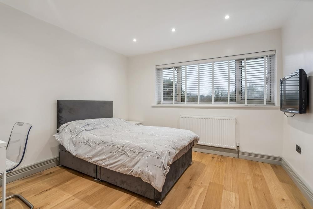 Additional image 13 of 5 bed terraced house for saleAlva Way, Watford WD19