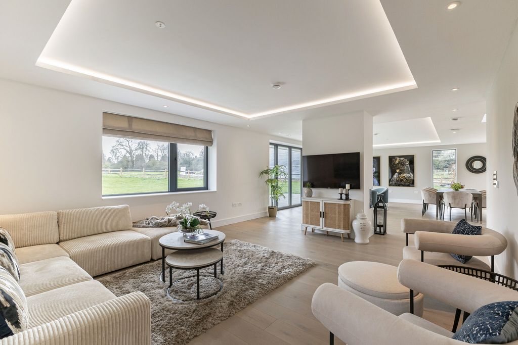 Additional image 5 of 4 bed detached house for saleCourtlands Park, Park Road, Banstead SM7