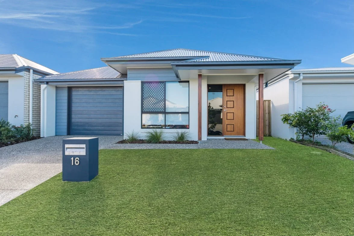 16 Mingle St, Palmview QLD 4553