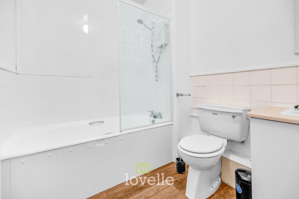 Additional image 10 of 2 bed flat for saleBargate, Grimsby DN34