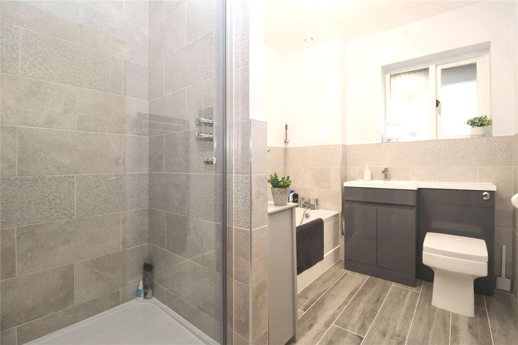 Additional image 9 of 2 bed flat for saleSt. Johns, Woking, Surrey GU21