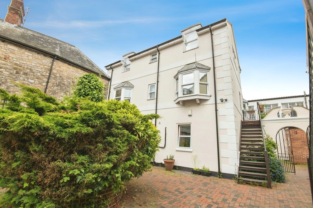 1 bed flat for saleSt Georges, Axminster EX13