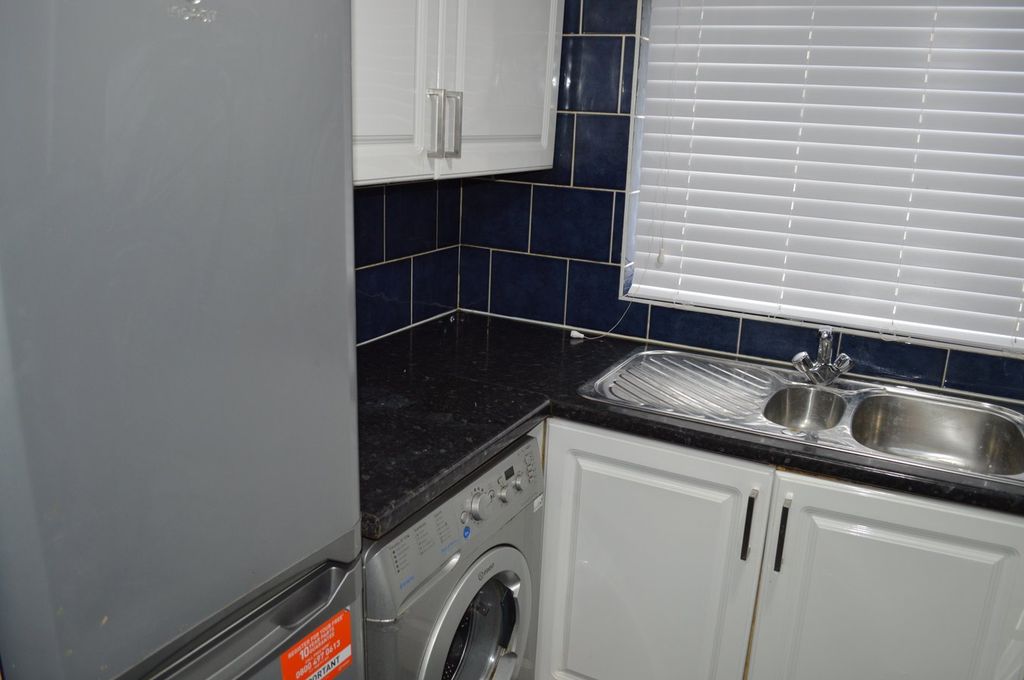 Additional image 2 of 1 bed flat for saleFerro Road, Rainham RM13