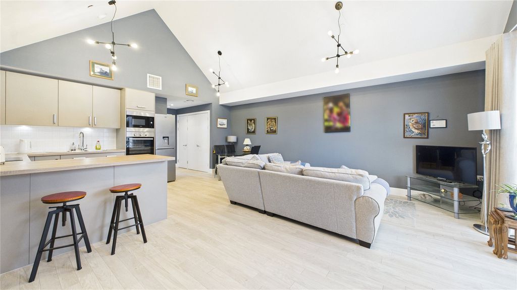Additional image 11 of 1 bed flat for saleHorsell, Surrey GU21