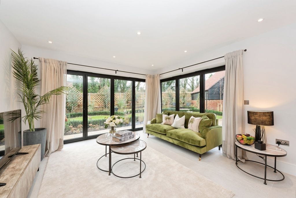 4 bed detached house for saleHuntersfield Farm, Fairlawn Road, Banstead, Surrey SM7