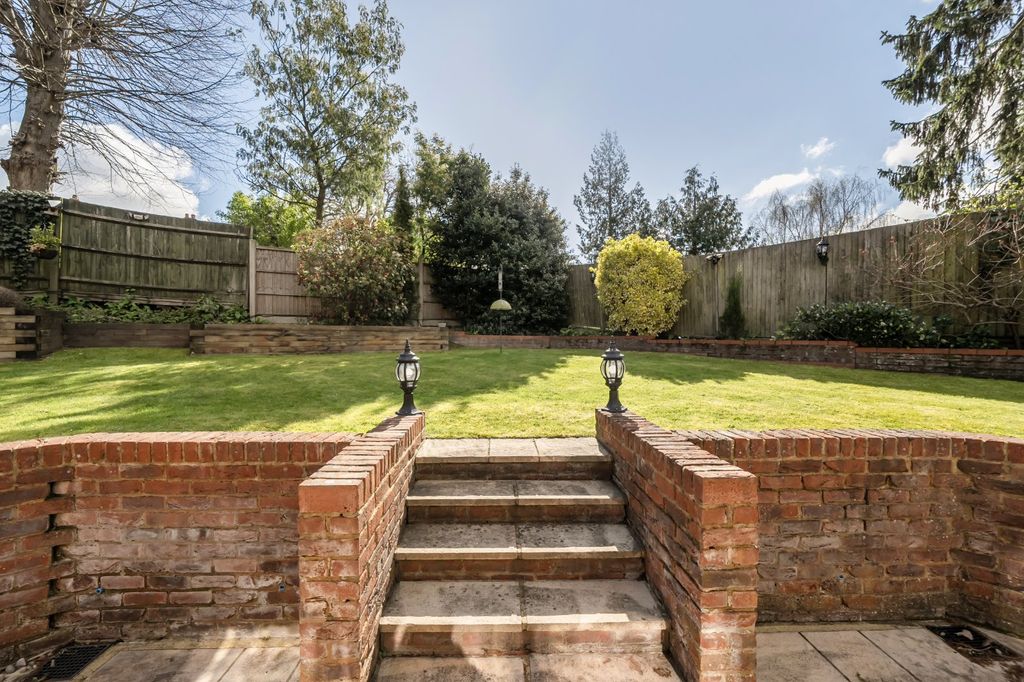 Additional image 18 of 5 bed detached house for saleVicarage Road, Reading, Berkshire RG2