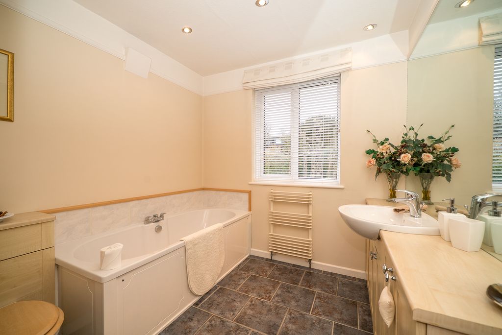 Additional image 12 of 4 bed detached house for saleWest Road, Berkhamsted HP4