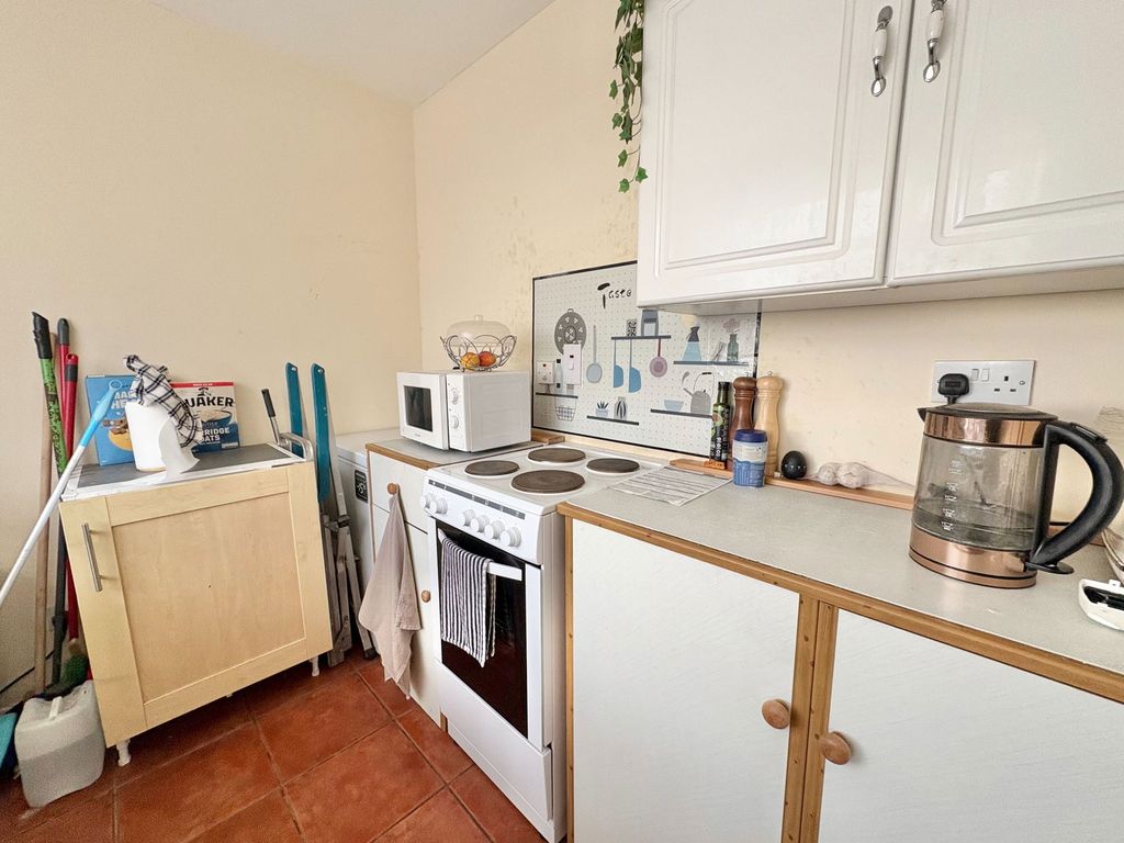 Additional image 5 of 2 bed flat for saleBrowns Lane, Dordon, Tamworth B78