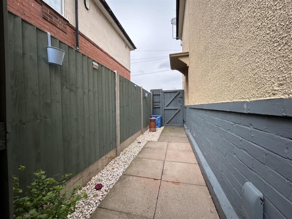 Additional image 16 of Dingle Avenue, Cradley Heath