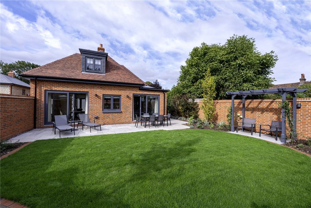 Additional image 4 of 2 bed detached house for saleThe Gatehouse, Millwood, Emsworth, West Sussex PO10