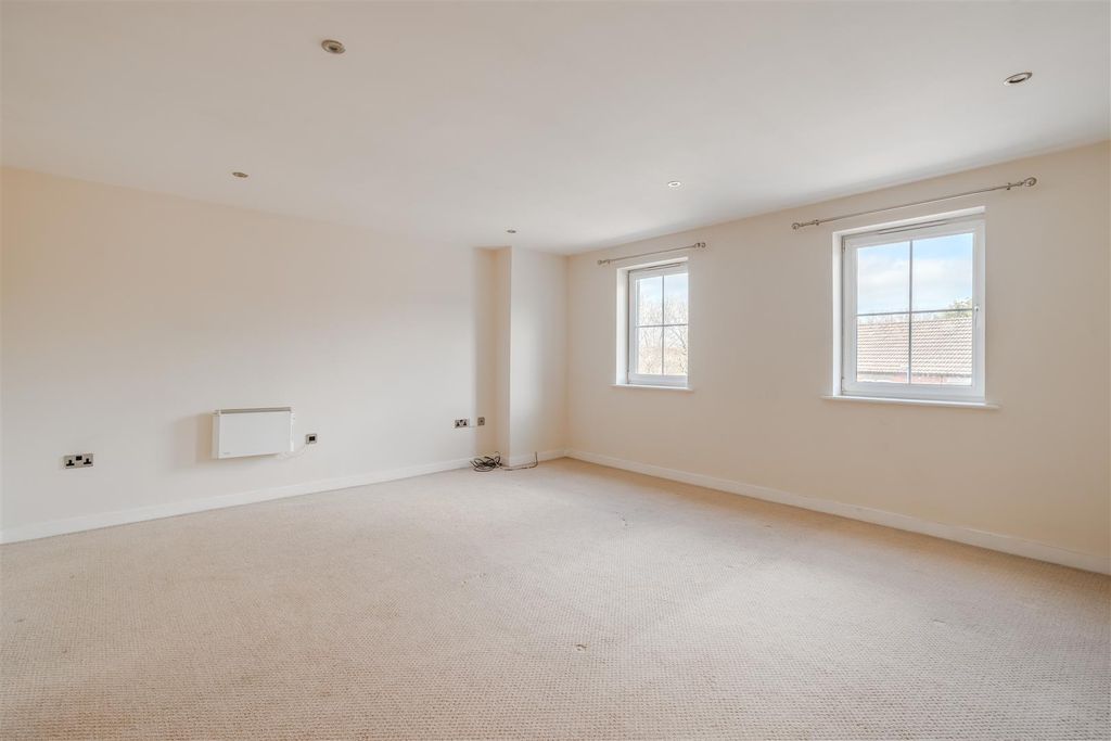 Additional image 3 of 2 bed flat for salePiccadilly Heights, Wain Avenue, Chesterfield S41