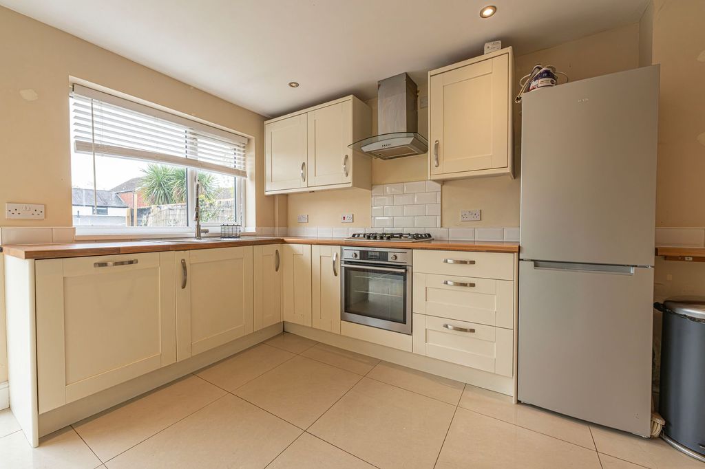 Additional image 3 of 3 bed terraced house for saleBroadwalk, Caerleon NP18