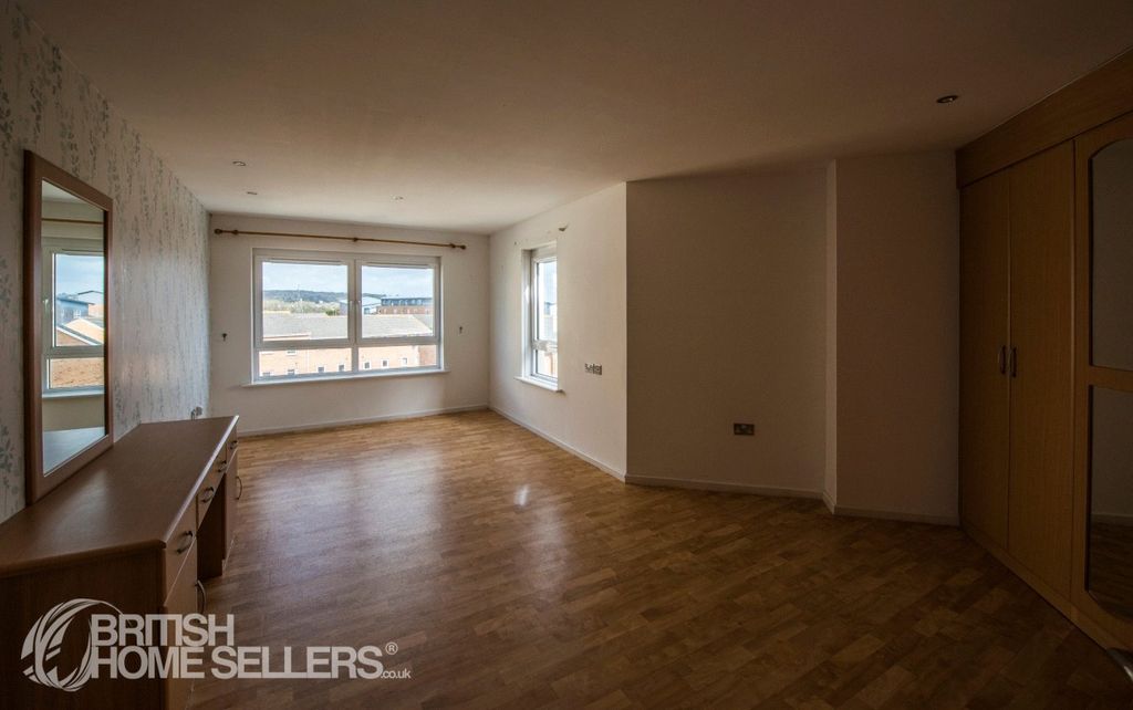 Additional image 5 of 2 bed flat for salePentre Doc Y Gogledd, Llanelli, Carmarthenshire SA15